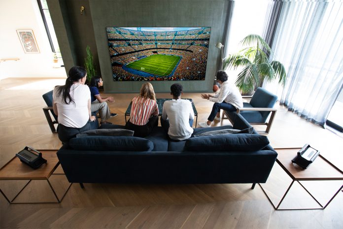 2020 OLED GX Lifestyle 13
