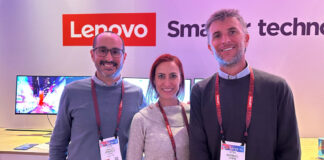 Carlos Zorrilla, Adriana Rivas y Manuel Coen de Lenovo