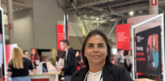 Daniela De Felice, Brand Manager de Licencias OnLine, en el Red Hat Summit 2025