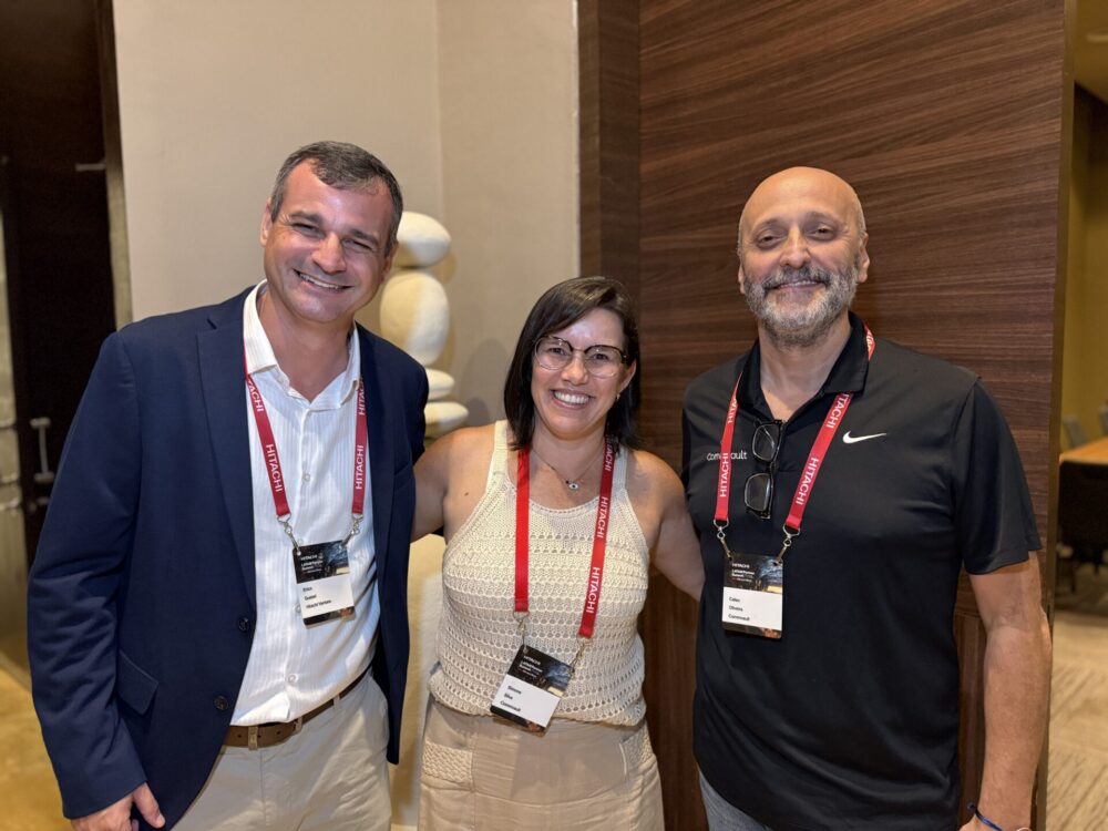 Equipo de Hitachi Vantara y Commvault. Equipo de Hitachi Vantara y Commvault.