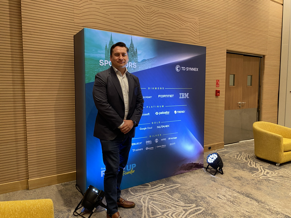 Ricardo Caballero, Director Regional NOLA, en TD SYNNEX participando del TD SYNNEX Power UP en Ecuador