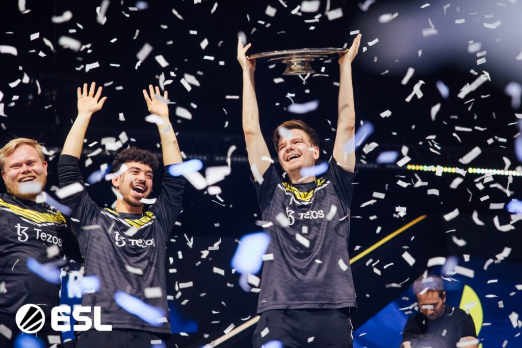 Team Vitality celebrando el triunfo en IEM 2026.