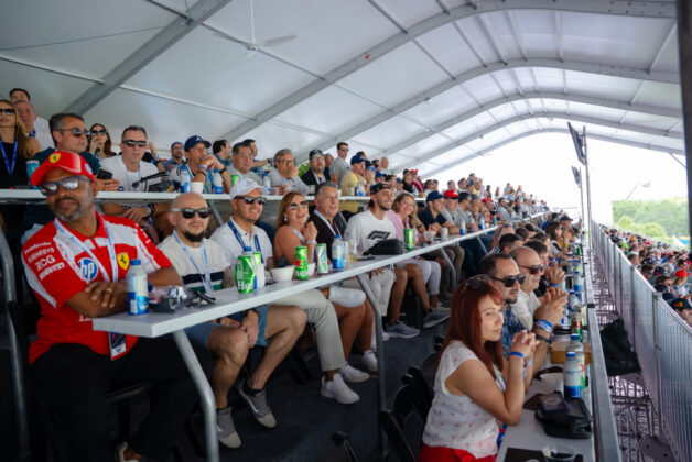 Socios de Adistec durante el Gran Premio de Miami.