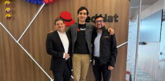 Juan Naranjo, Julio Edel Angulo y Jorge Niño, de Red Hat.