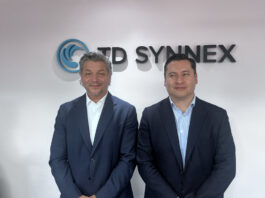 Darío Pariente, Senior Director de Endpoint Solutions para la región Multicountry Area (MCA); y Ricardo Caballero, General Manager Colombia y Ecuador; de TD SYNNEX.