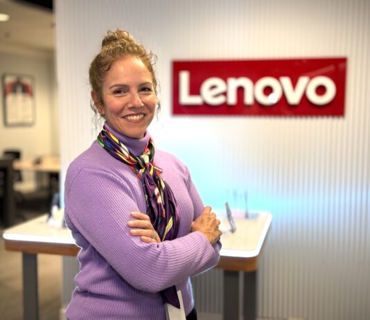 Alice Damasceno, Directora de Ciudadanía Corporativa y Comunicaciones ESG de Lenovo para América Latina.